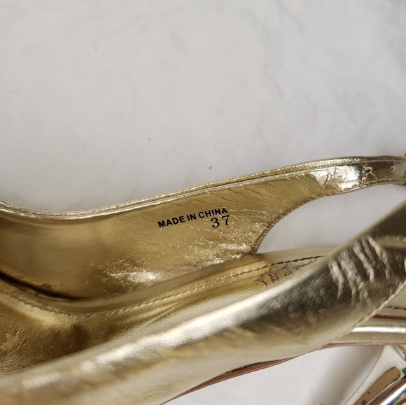 Women's Gold Slingback HighHeels - Picture 10 of 12